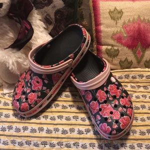 Floral Clogs!
